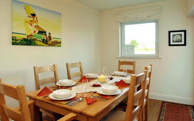 Accommodation:&nbsp;Ballyhass Lakes 100.2