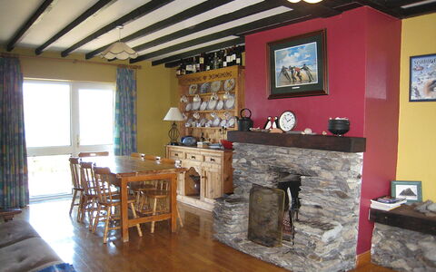 Portmagee Knightstown 100: Property, Picture Frame, Wood, Lighting, Interior Design, Architecture, Table, Living Room, Real Estate, Hardwood