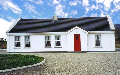 Glenvale Cottage: Cloud, Sky, Plant, Property, Building, Window, Door, House, Land Lot, Asphalt