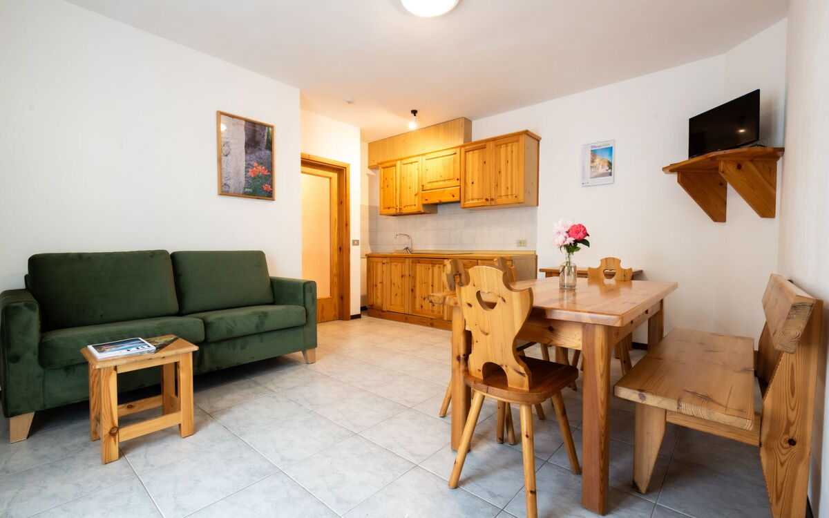 Accommodation:&nbsp;Lembondel 250.3