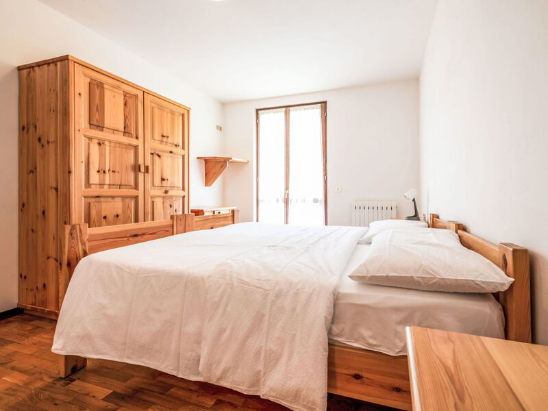 Accommodation:&nbsp;Lembondel 250.3