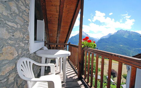 St Nicolas 100: Property, Balcony, House, Porch, Room, Handrail, Building, Real Estate, Cottage, Vacation