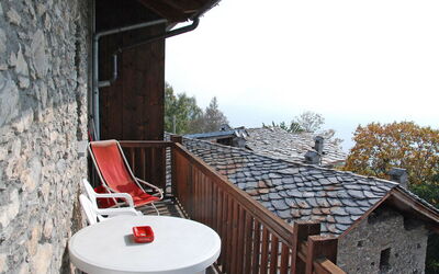 Accommodation:&nbsp;Grand Sarriod 100.5