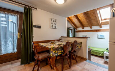 Accommodation:&nbsp;Grand Sarriod 100.6