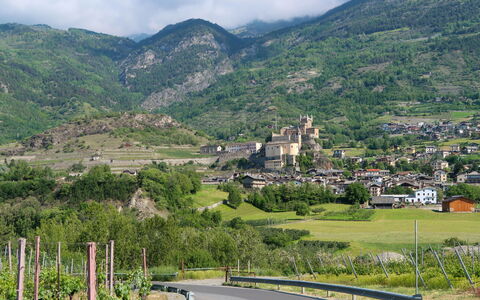 Ville sur Sarre: Plant, Sky, Plant Community, Natural Landscape, Branch, Tree, Grass, Shrub, Deciduous, Landscape
