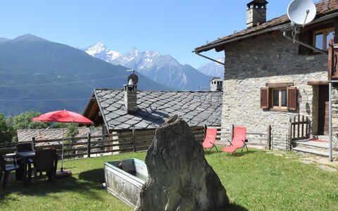 Sarre 500: Property, Roof, Mountain, Mountain Range, Alps, House, Cottage, Hill Station, Tourism, Rural Area