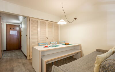 Accommodation:&nbsp;Universo 100.2