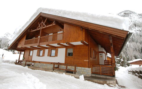 Canazei 10: Building, Snow, Window, Tree, House, Slope, Wood, Cottage, Sugar House, Siding