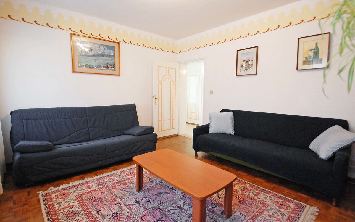 Accommodation:&nbsp;La Busa 100.1