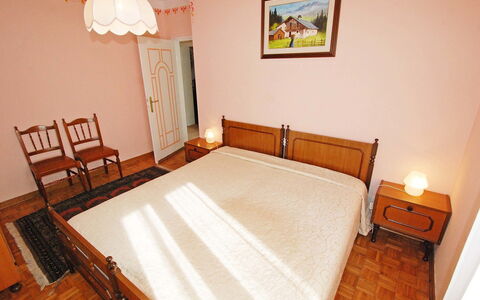 Alleghe 100: Room, Bed, Furniture, Bedroom, Property, Bed Frame, Floor, Bed Sheet, Mattress, Interior Design