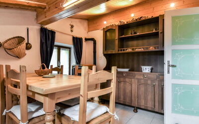Accommodation:&nbsp;La Busa 100.3