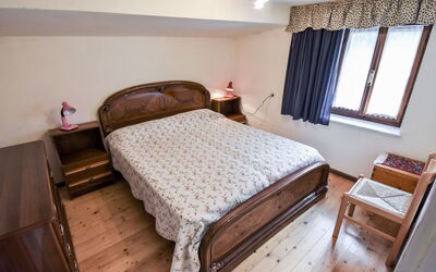 Accommodation:&nbsp;La Busa 100.3