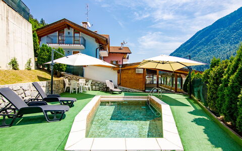 Malè 200: Building, Sky, Plant, Property, Cloud, Swimming Pool, Architecture, House, Tree, Leisure