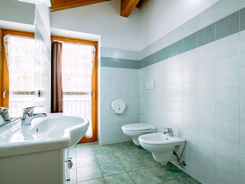 Accommodation:&nbsp;Al Pescatore 200.5