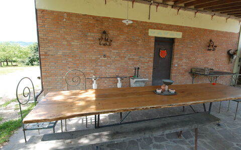 Busani: Property, Wall, Room, House, Building, Floor, Furniture, Home, Brick, Real Estate