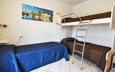 Accommodation:&nbsp;Solmare 350.54