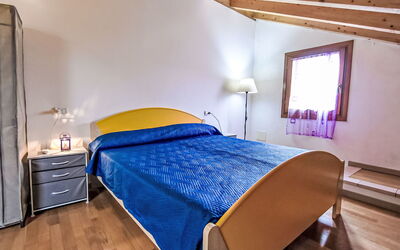 Accommodation:&nbsp;Solmare 350.55