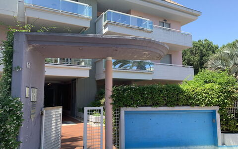 Mediterraneo: Property, Sky, Plant, Building, Shade, Architecture, Line, Real Estate, Door, Composite Material