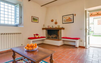 Accommodation:&nbsp;Forno 690.4