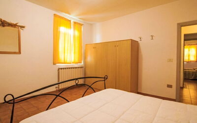 Accommodation:&nbsp;Forno 690.4