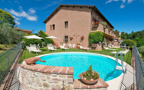 San Gimignano 150: Sky, Plant, Cloud, Water, Property, Building, Azure, Swimming Pool, Window, Architecture