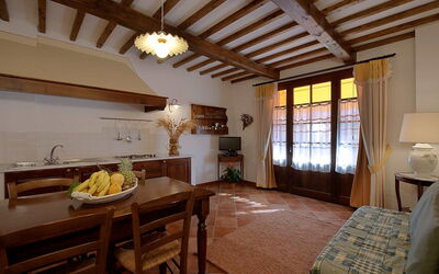 Accommodation:&nbsp;Lari 150.1