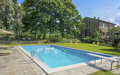Rufina 200: Swimming Pool, Property, Real Estate, House, Residential Area, Home, Building, Leisure, Estate, Grass