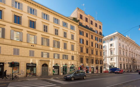 Vittorio Emanuele: Building, City, Neighbourhood, Architecture, Human Settlement, Urban Area, Town, Mixed-Use, Metropolitan Area, Property