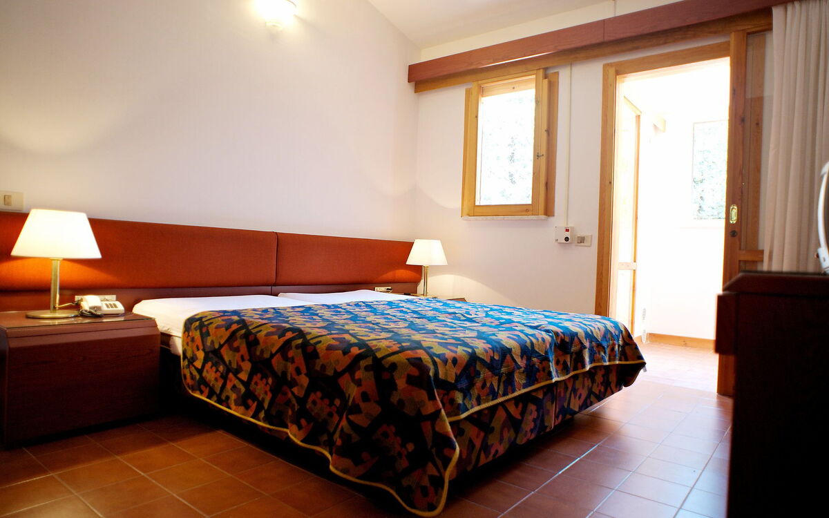 Accommodation:&nbsp;Costa di Kair ed Din 100.3
