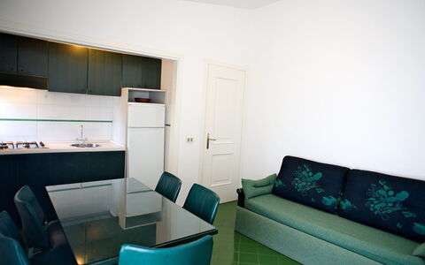 Accommodation:&nbsp;Costa di Kair ed Din 100.6