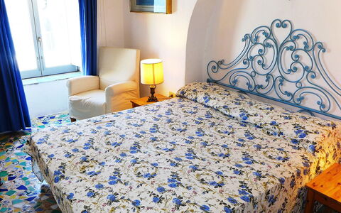 Ischia Ponte 10: Bedroom, Bed Sheet, Bed, Bedding, Room, Blue, Property, Duvet Cover, Furniture, Bed Frame