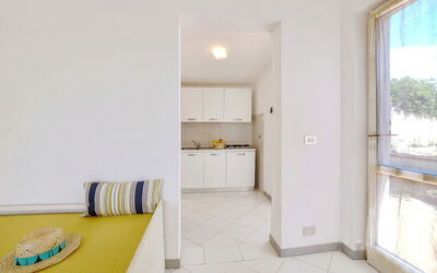 Accommodation:&nbsp;Punta Morcone 850.4