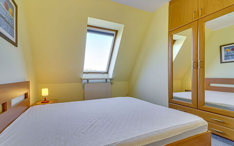 Czarodziejska: Wood, Bed, Interior Design, Bedroom, Floor, Flooring, Ceiling, Lighting, Room, Bed Frame