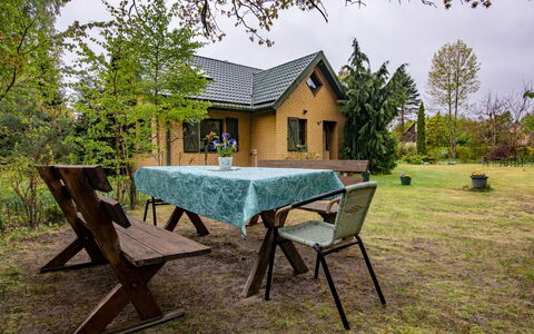 Modlinek: House, Home, Cottage, Shrub, Residential Area, Roof, Garden, Farmhouse, Estate, Lawn