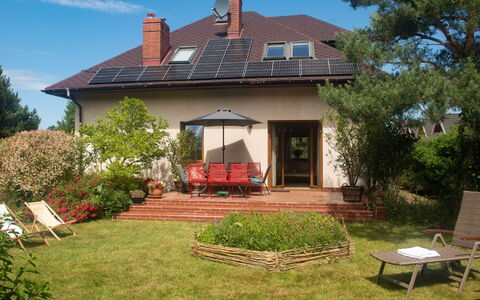Sianożęty: Plant, Sky, Building, Property, Window, Door, Tree, House, Land Lot, Grass