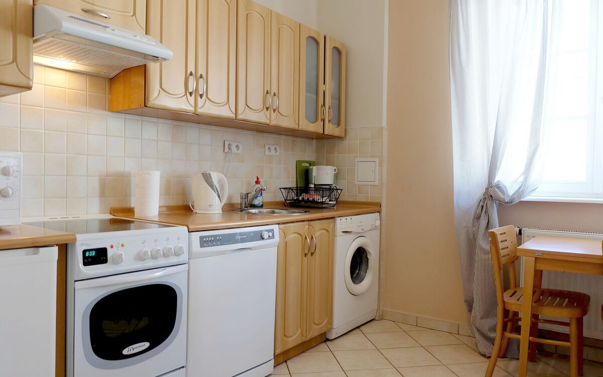 Accommodation:&nbsp;Royal Route Residence 150.3