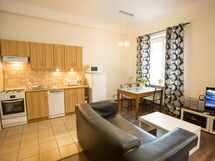 Accommodation:&nbsp;Royal Route Residence 150.13