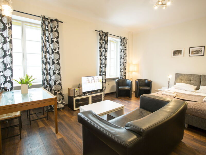 Accommodation:&nbsp;Royal Route Residence 150.13