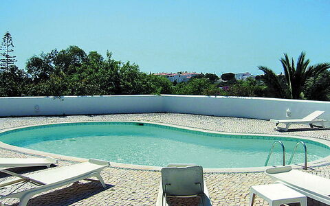 Doroteia: Swimming Pool, Property, Sunlounger, Outdoor Furniture, Leisure, House, Vacation, Real Estate, Architecture, Tree