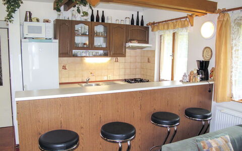 Petříkov: Cabinetry, Furniture, Countertop, Property, Building, Kitchen Appliance, Kitchen, Table, Wood, Sink