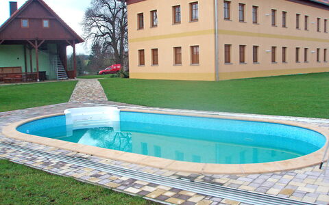 Ceska Kamenice 110: Water, Building, Plant, Window, Green, Azure, Swimming Pool, Rectangle, Sky, Grass