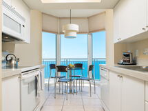 Accommodation:&nbsp;Beachfront 150.4