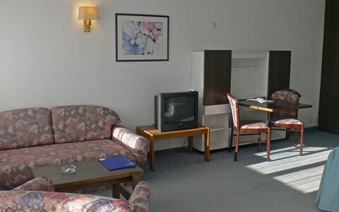 Accommodation:&nbsp;Eurotel 100.1