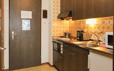 Accommodation:&nbsp;Gamat 30 130.1