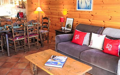 Grenat 25 600.6: Furniture, Wood, Interior Design, Home, Room, Flooring, Table, Floor, Living Room, Couch