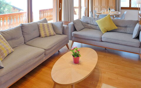 Villars 755: Table, Couch, Furniture, Property, Product, Plant, Wood, Comfort, Lighting, Architecture