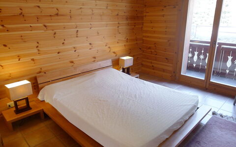 Villars 764: Room, Bedroom, Property, Furniture, Bed, Bed Frame, Mattress, Mattress Pad, Interior Design, Ceiling