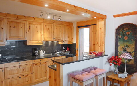 Accommodation:&nbsp;Rhodonite 24 764.8
