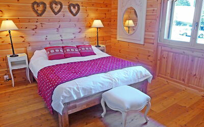 Accommodation:&nbsp;Rhodonite 24 764.8