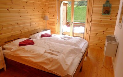 Accommodation:&nbsp;Rhodonite 24 764.8